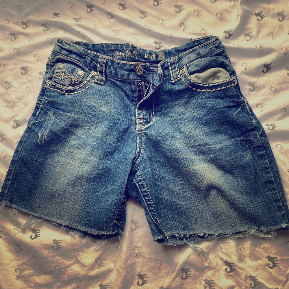 Revolt shorts
